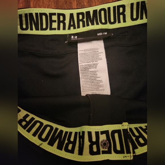 Under‎ Armour Black Football Pants with Tapered Design and Elastic Cuffs - Picture 3 of 4